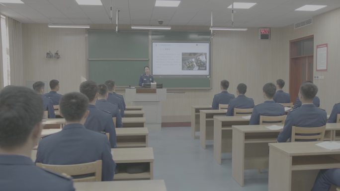 消防学院学生上课学习消防学校