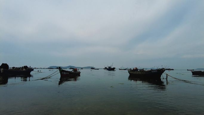 海边渔船风景大海实拍