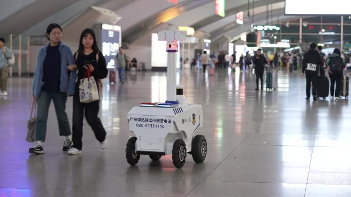 警察智能机器人 机器警察 电子警察巡逻车