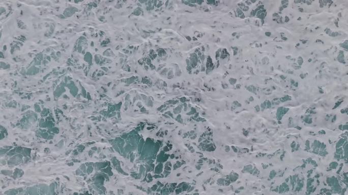 海浪飞溅层层叠叠航拍