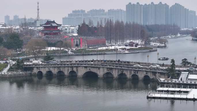 荆州古城护城河城市雪景航拍