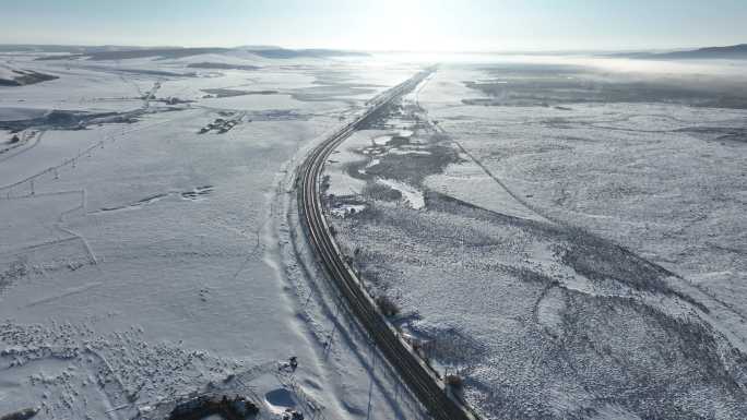 铁路线雪原