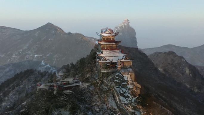 雪后的安康紫阳县擂鼓台风景区