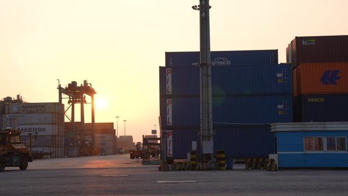 广州南沙港码头 集装箱码头 堆货场 货运