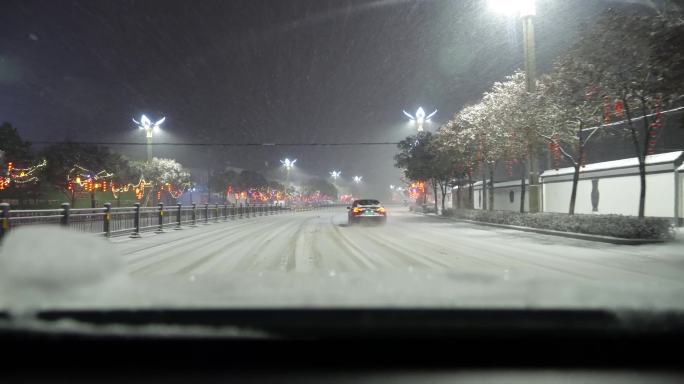 道路结冰 道路结冰 路滑 汽车 雪天开车