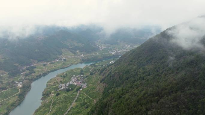 【4K】湘西酋水河两边的村庄