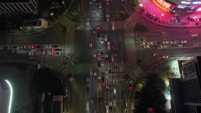 城市CBD十字路口夜景航拍车流延时摄影