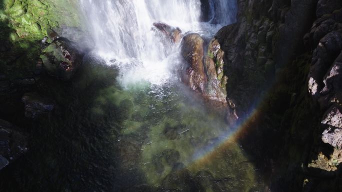 瀑布 水潭和彩虹 空镜头 原创4K