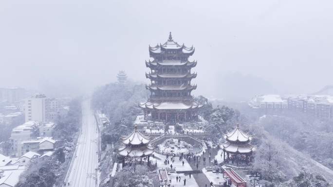 武汉黄鹤楼航拍古建筑雪景雪花大雪