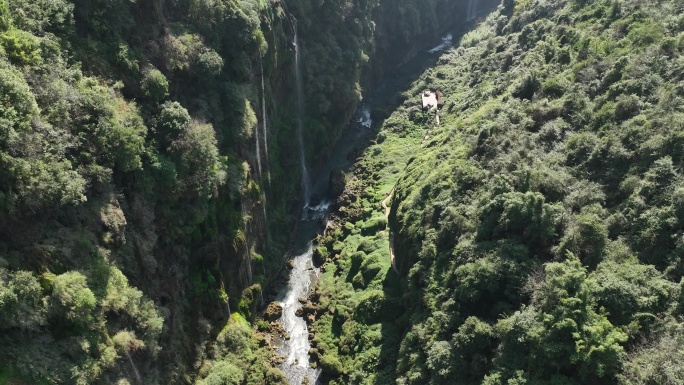 马岭河峡谷瀑布