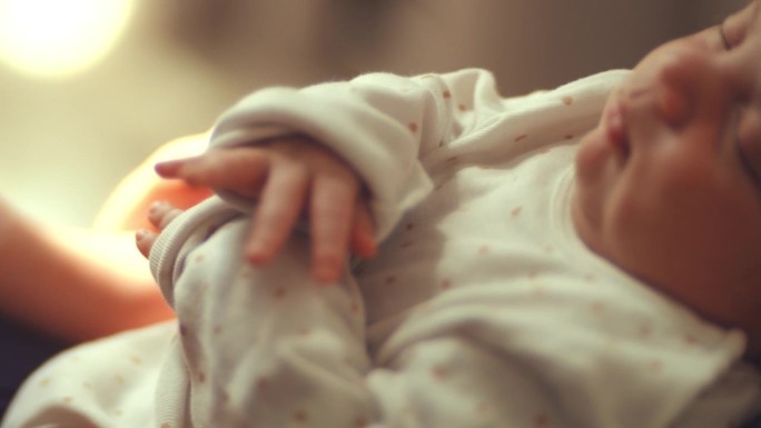 宝宝的手和四肢宝宝护理运动