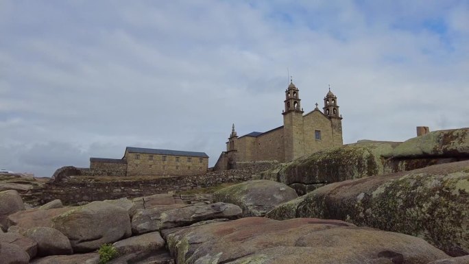 西班牙加利西亚，拉科鲁尼亚，死亡海岸，穆夏的巴萨圣母大教堂