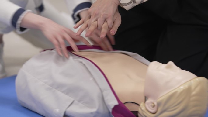 胸外按压心肺复苏AED急救抢救培训3