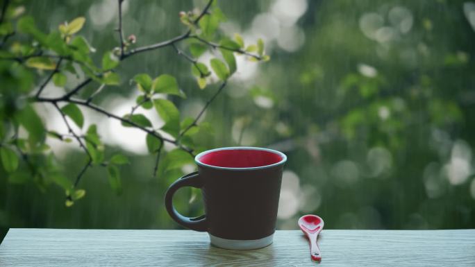 下雨天咖啡杯忧郁心情窗外雨景听雨声