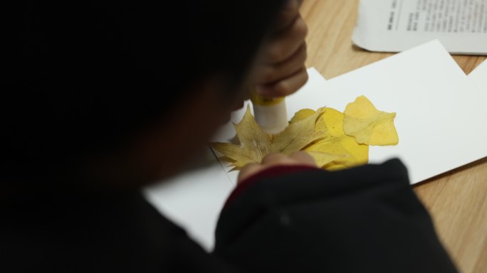 儿童手工美术课树叶贴画枫树叶银杏叶绘画