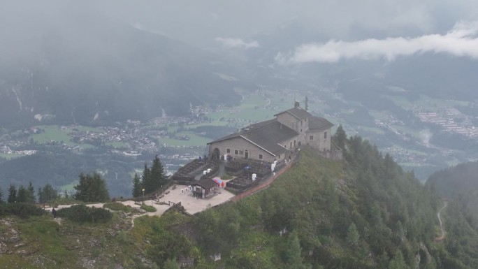 老鹰巢Kehlsteinhaus二战历史。阿道夫·希特勒以前的山间别墅。德国位于欧洲巴伐利亚山脉。全