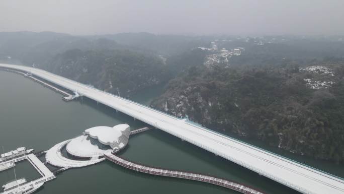 沾天湖大桥  雪景