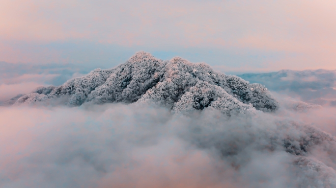 2-冬天雪山下雪云雾缭绕