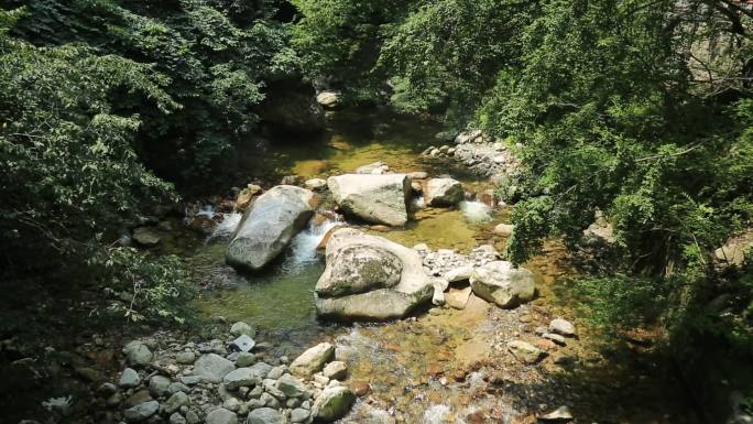 太白山风景区小溪流