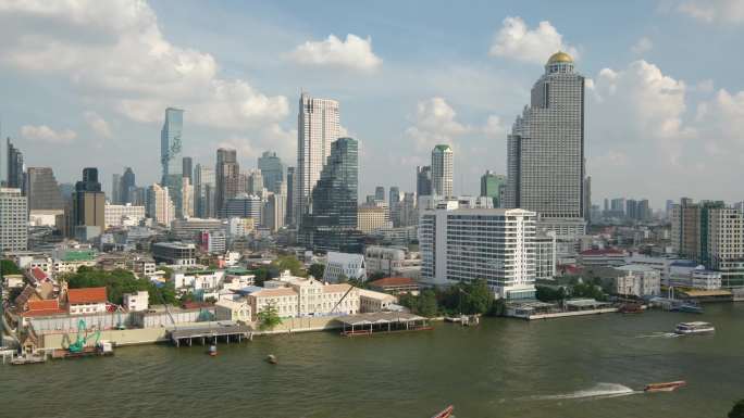 泰国曼谷湄南河滨城市高楼天际线风光