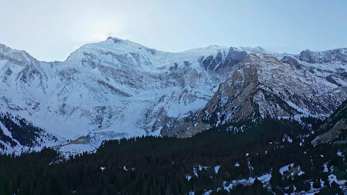 航拍新疆帕米尔克州冰川公园阿依拉尼什雪山