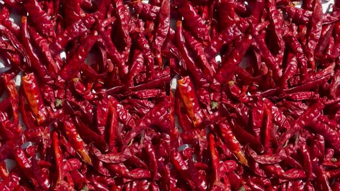 红辣椒辣椒干辣椒在用作调味品之前要在太阳下晒干以保持水分。