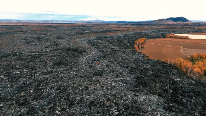 死火山火山岩地貌黑土地的成因