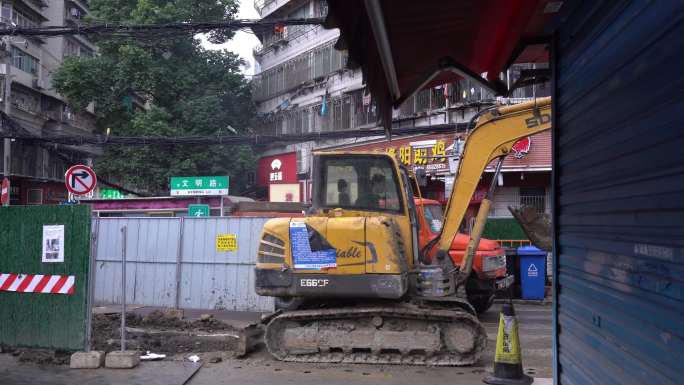 老房子 老城 步行街 城市工地 人行横道