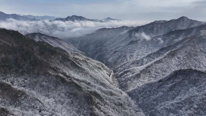 秦岭  4k 航拍 秦岭服务区