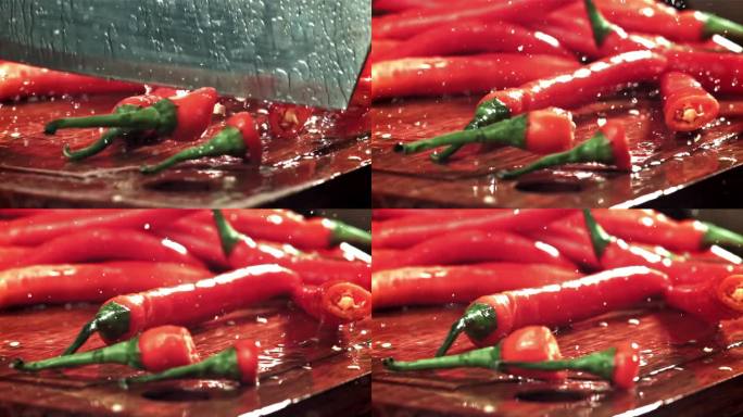 这把刀用一点水切辣椒。用高速摄像机拍摄，每秒1000帧。