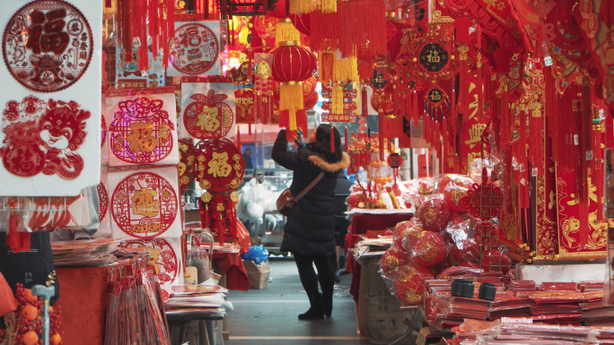 新年城市街景新年热闹氛围