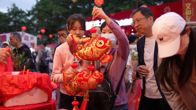 龙年花市春联买年货