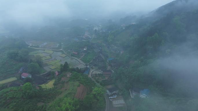 烟雨缥缈的山村风景航拍合集