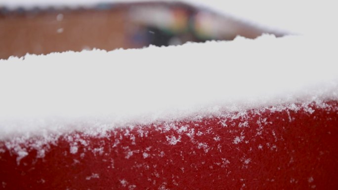 冬天大雪纷飞农村庭院视频素材