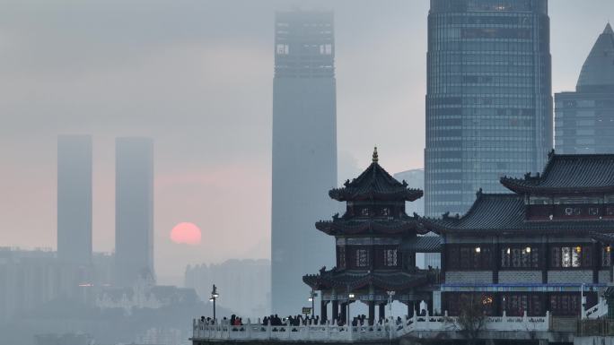 航拍贵阳东山寺日落