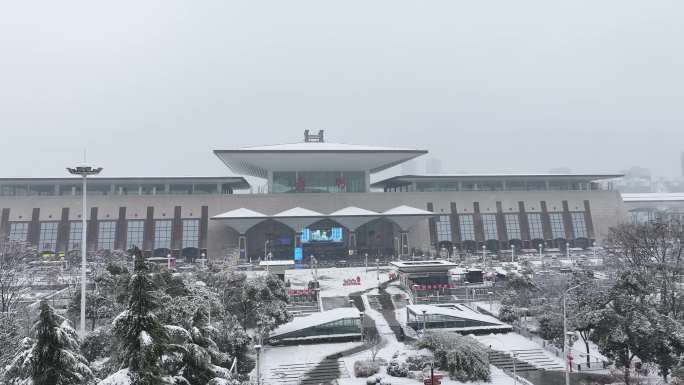 2024年武汉铁路公路春运降雪