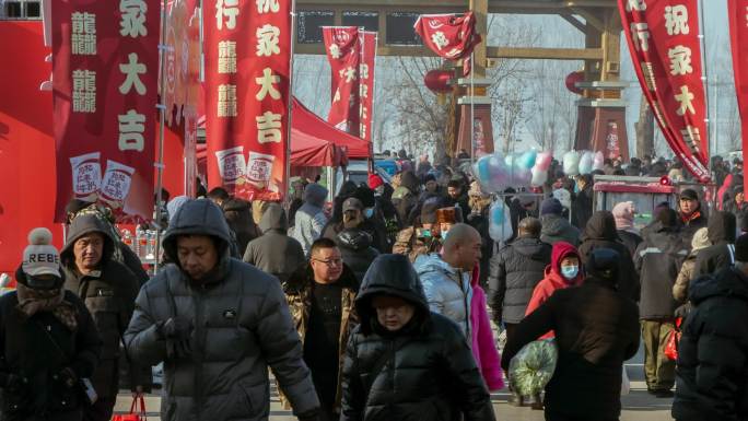 集市早市大集冬季新年祝家大集东北大花棉袄