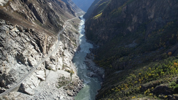 西藏雅鲁藏布江达古峡谷