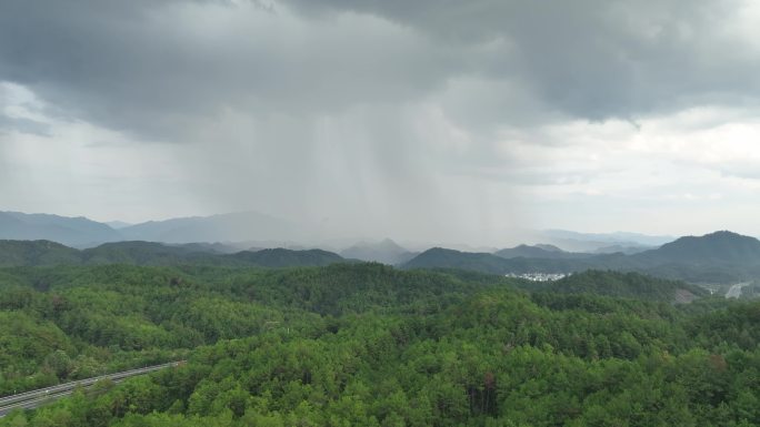 【4k】山区的地形雨