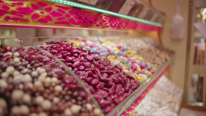 大巴扎摊位上五颜六色的土耳其甜点#SpiceMarketDiscovery #AromaExperi