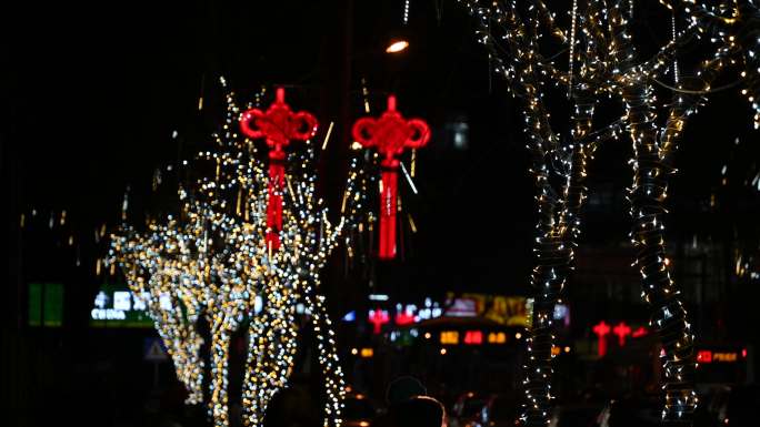 北京春节夜晚街道喜庆霓虹灯红灯笼夜景