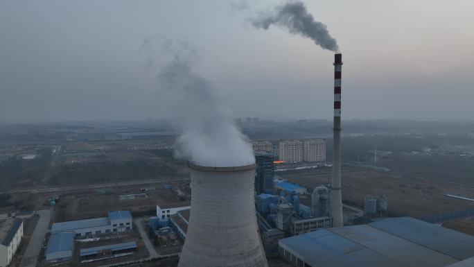 热电厂4K航拍烟囱冒烟 空气 环境污染