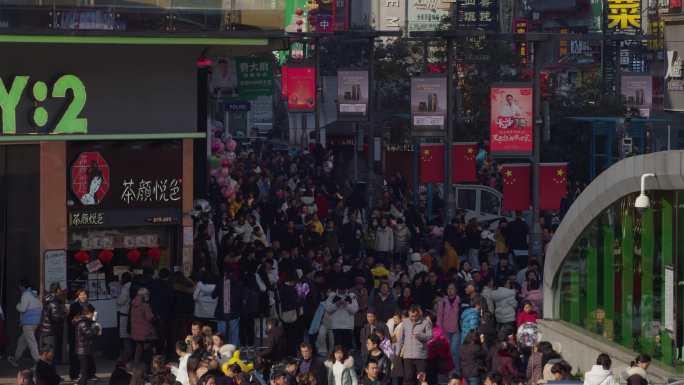 长沙步行街过年人流02