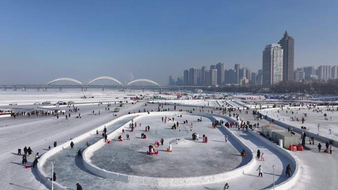 松花江冰雪娱乐项目