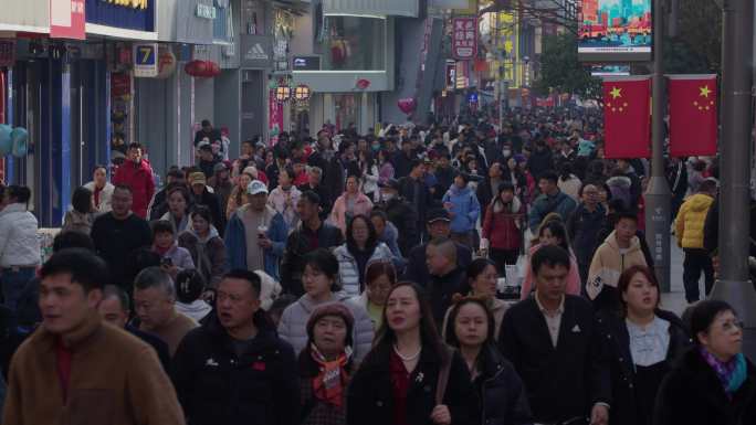 长沙步行街过年人流08