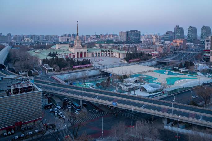 北京展览馆地标建筑凯德MALL日转夜亮灯