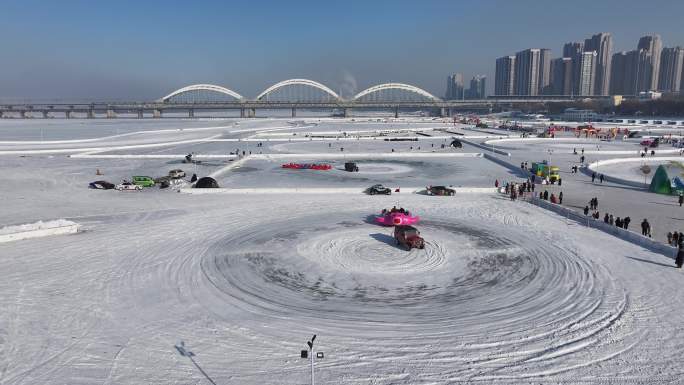 松花江冰雪娱乐项目