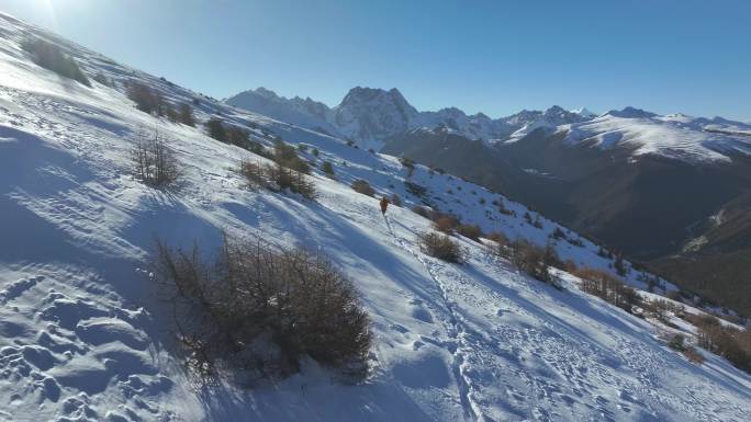 攀登雪山实拍