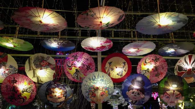 中国和海灯会夜景航拍油纸伞