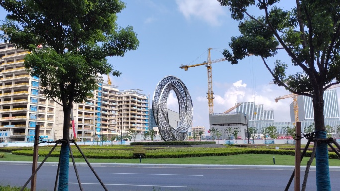 上海浦东临港莫比斯环实拍视频